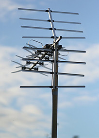 4906 Varta AA Batteries 4 Pack